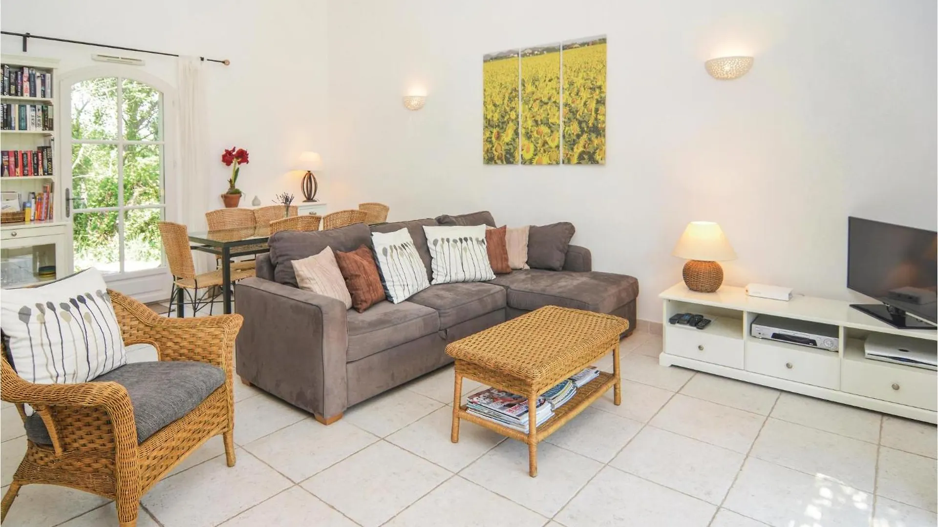 3 Bedroom Cozy Home In Saint Remy De Provence