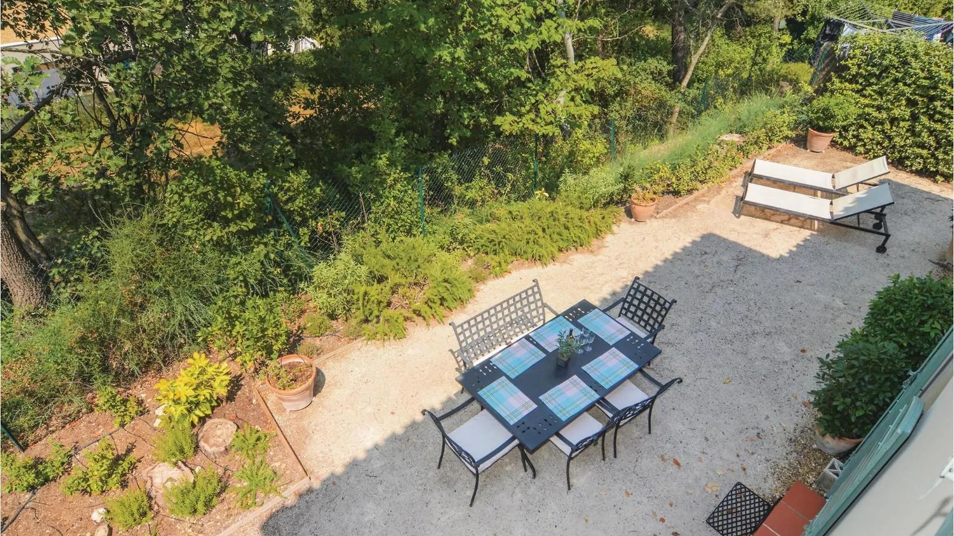 Holiday home 3 Bedroom Cozy Home In Saint Remy De Provence