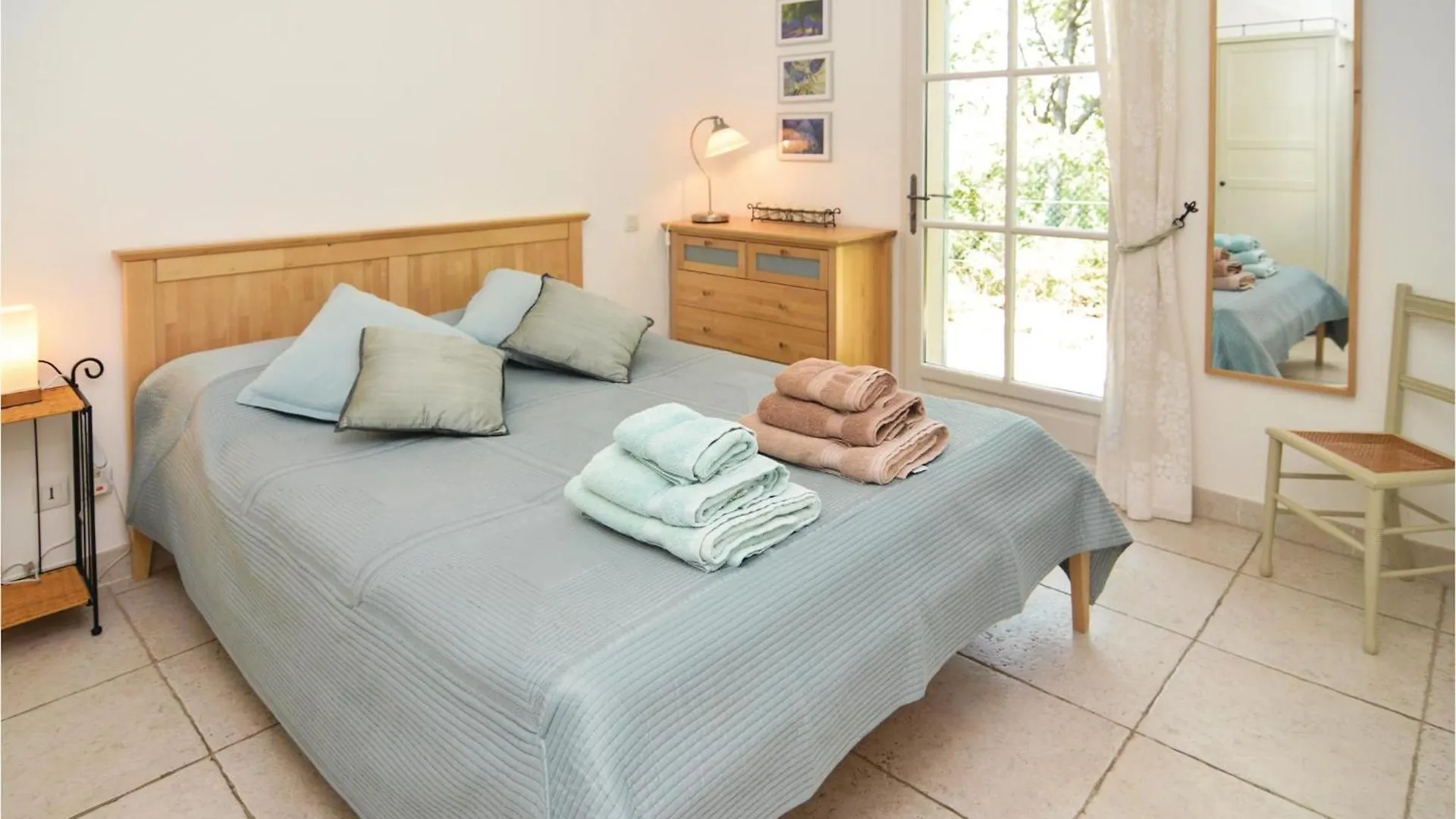 3 Bedroom Cozy Home In Saint Remy De Provence 0*, Saint-Remy-de-Provence France