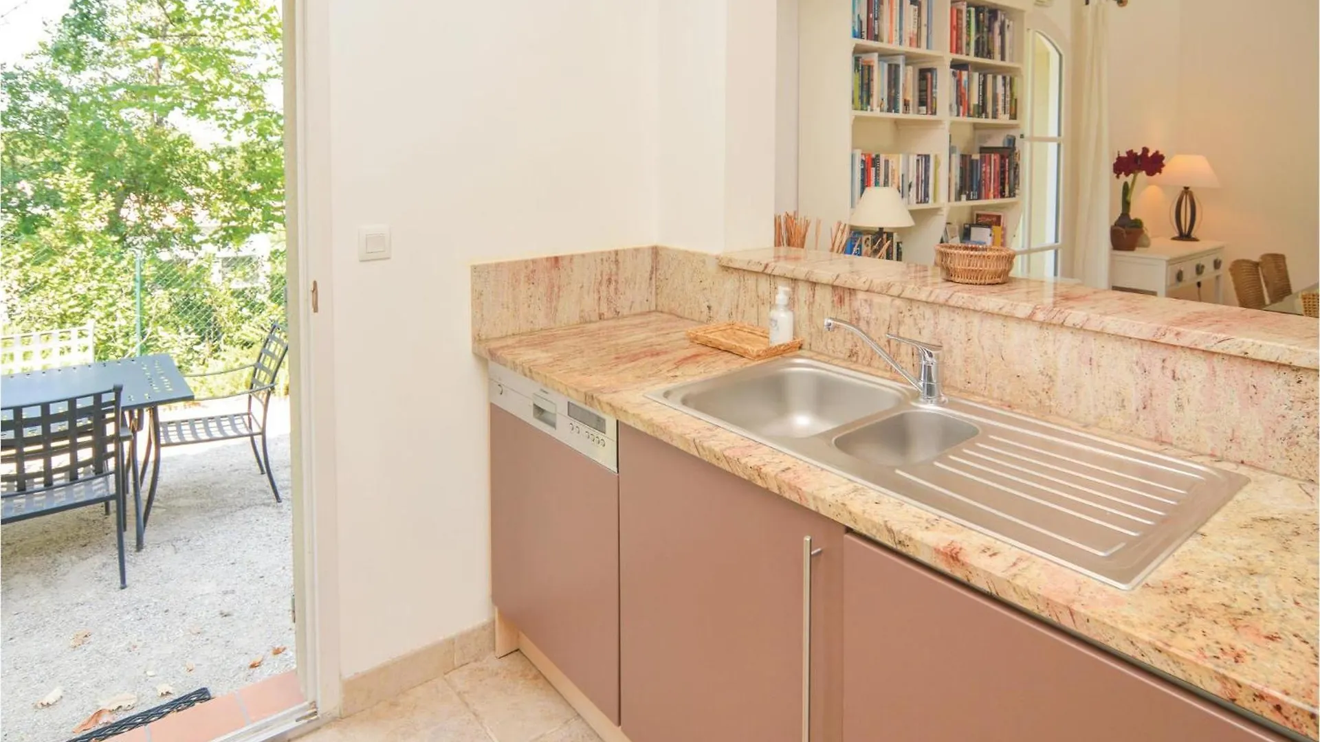 3 Bedroom Cozy Home In Saint Remy De Provence